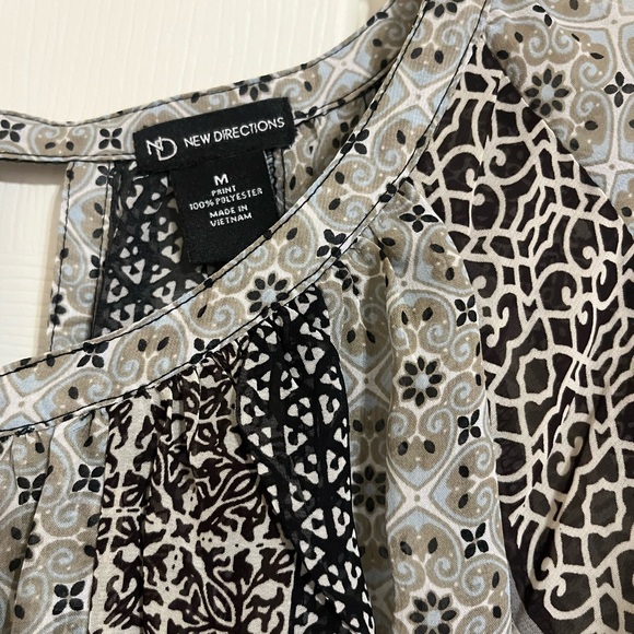 Ladies New Directions Blouae - Picture 2 of 2